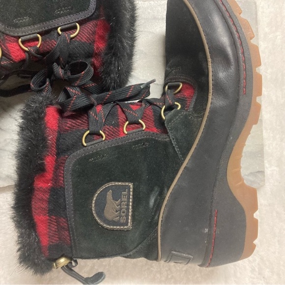 Sorel Tivoli III Winter Boots Size 8 Plaid Red Black Waterproof Soles Faux Fur - Picture 10 of 15